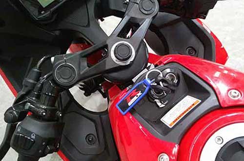 Suzuki GSX-R150 Pakai Anak Kunci
