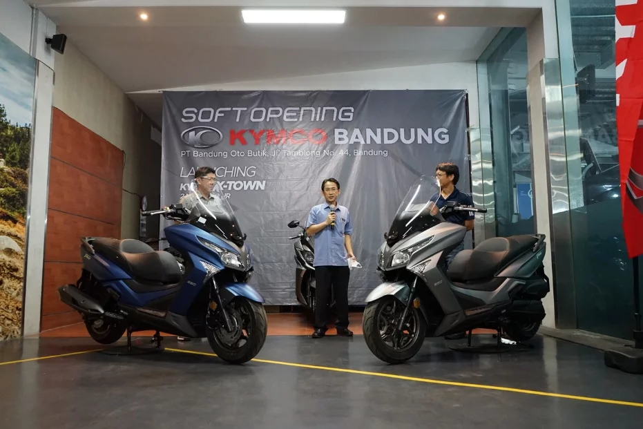 Kymco X-Town Matte Silver Crystal 2020