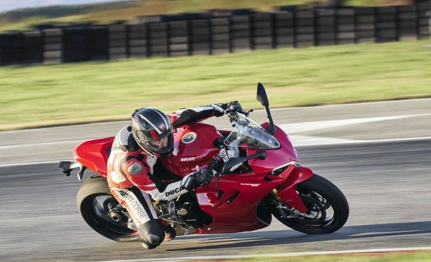 Ducati supersport 950 2021