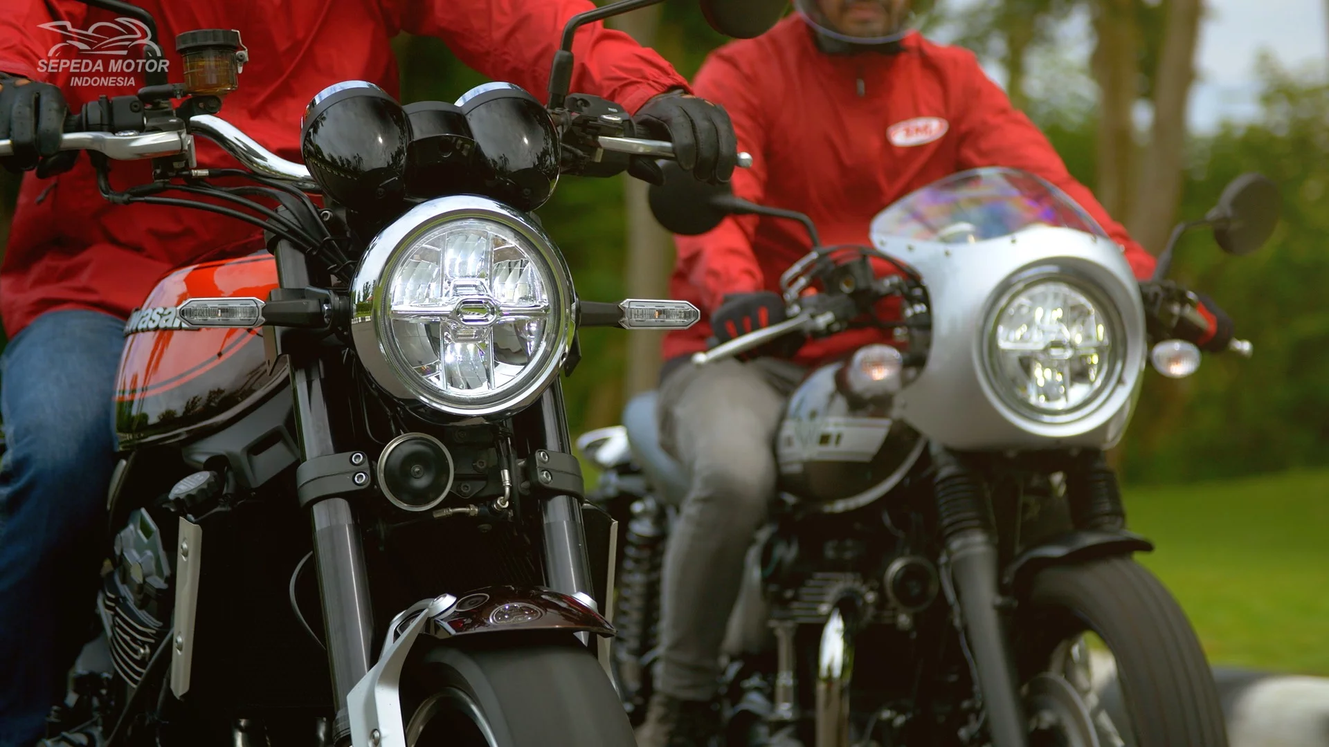 Kawasaki Z900RS vs Kawasaki W800 Cafe
