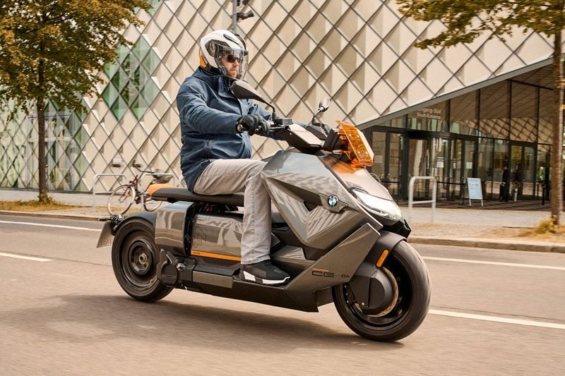 BMW CE 04