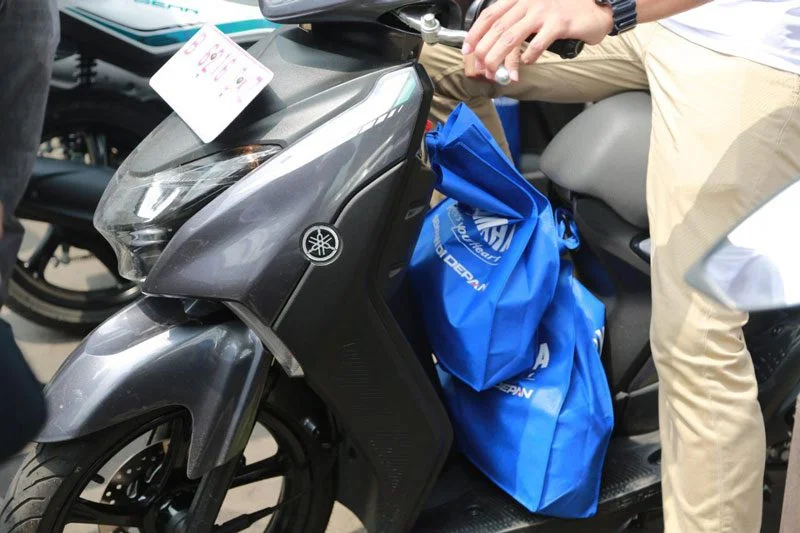 tips bawa barang di motor