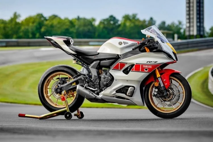 Yamaha R7 World GP 60