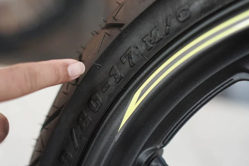 kapan ban motor harus diganti