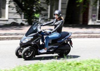 kisruh piaggio dengan peugeot