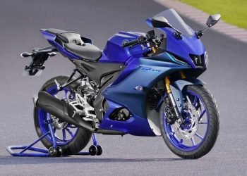 Yamaha R15 V4