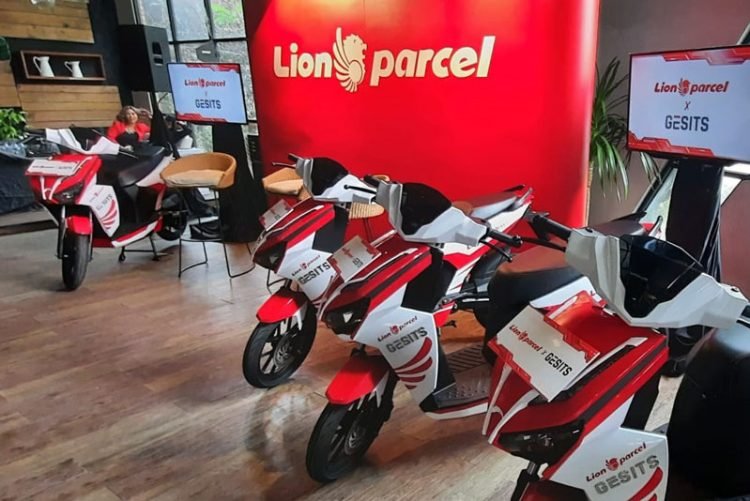 Lion Parcel