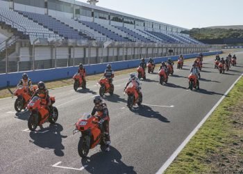 Motor Balap KTM RC 8C