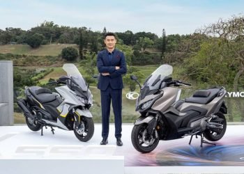 Kymco AK550ST