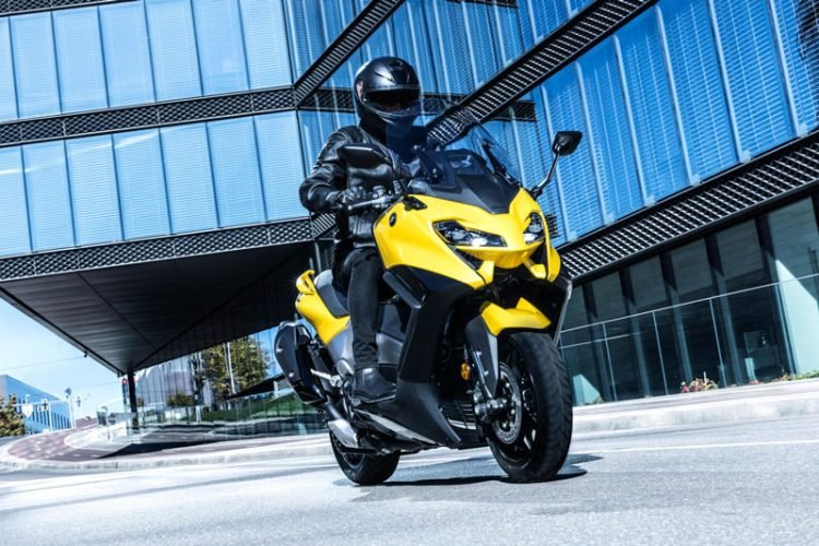 TMAX 2022