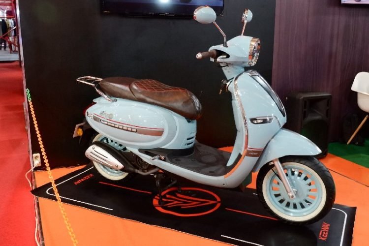 Motor retro modern