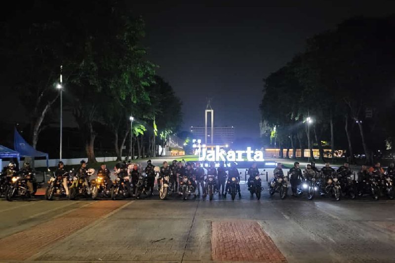 Komunitas Motor Gede Ziarahi Makam Pahlawan - Sepedamotor.com